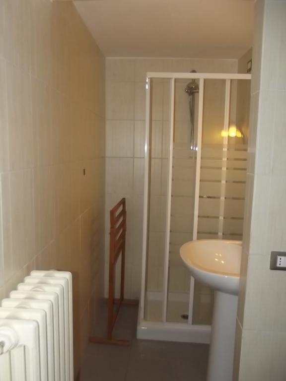 B&B Reillys Montecarotto Екстер'єр фото